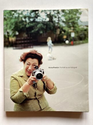 Anna Riwkin - porträtt av en fotograf.