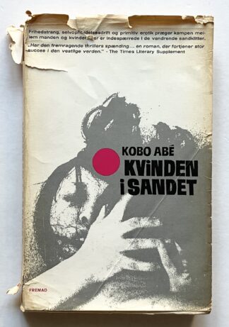 Kvinden i sandet.